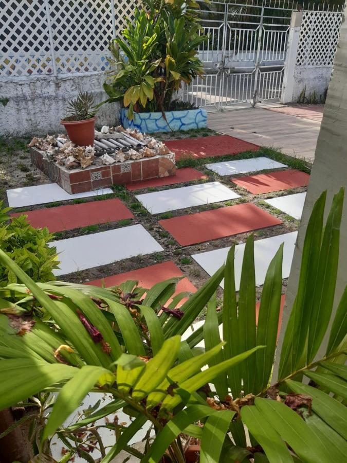 Joebi'S House Walking Distance To Rocky Cay Beach Ideal For Families Or Groups Buenavista  Exterior photo